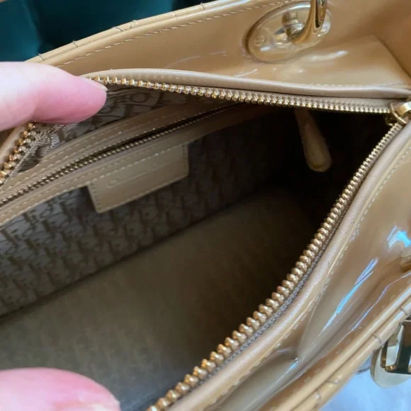 *SOLD* Lady Dior cannage quilted beige patent silver hardware Medium bag - Picture 6 of 16